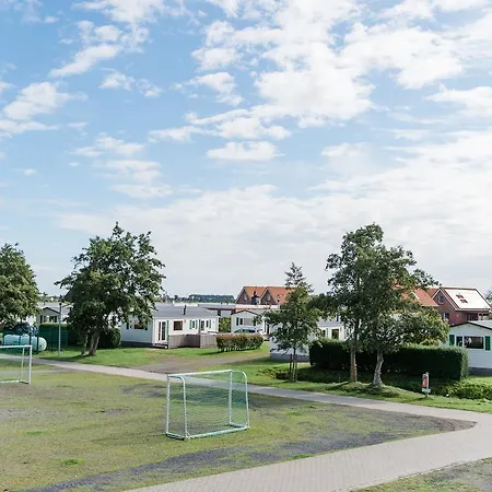 Camping Am Deich Gmbh & Co. Kg *